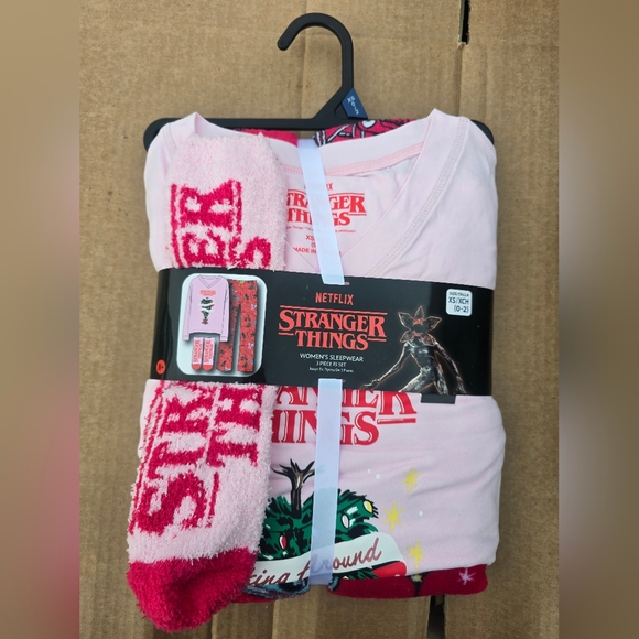 Stranger Things Other - Netflix Stranger Things Women's Pijama 3pc Set